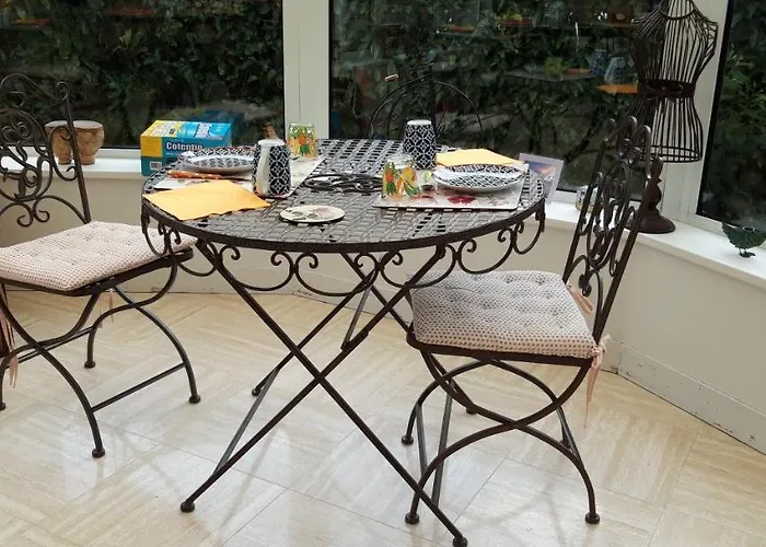 Le Suisse - Papillons 3* Le Vicel